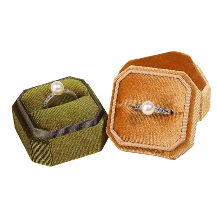 Perché abbiamo bisogno di materiali duri per l'elegante box ad anello per il matrimonio?